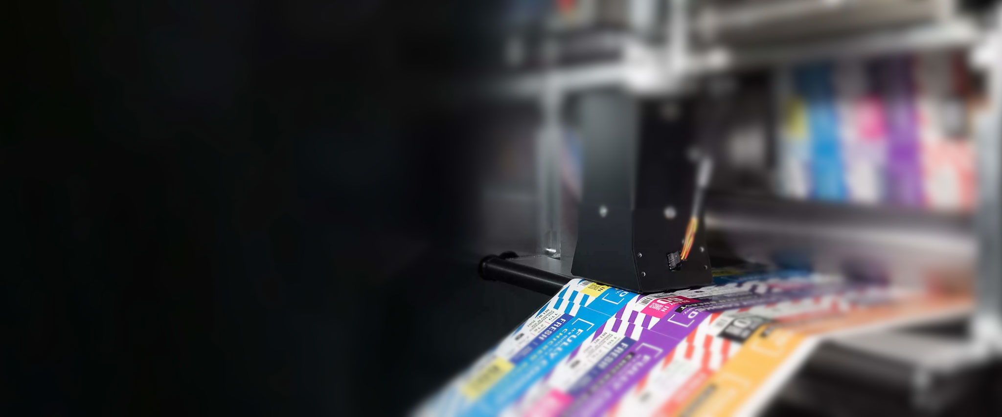 Etikettendrucker druckt Sicherheitsetiketten